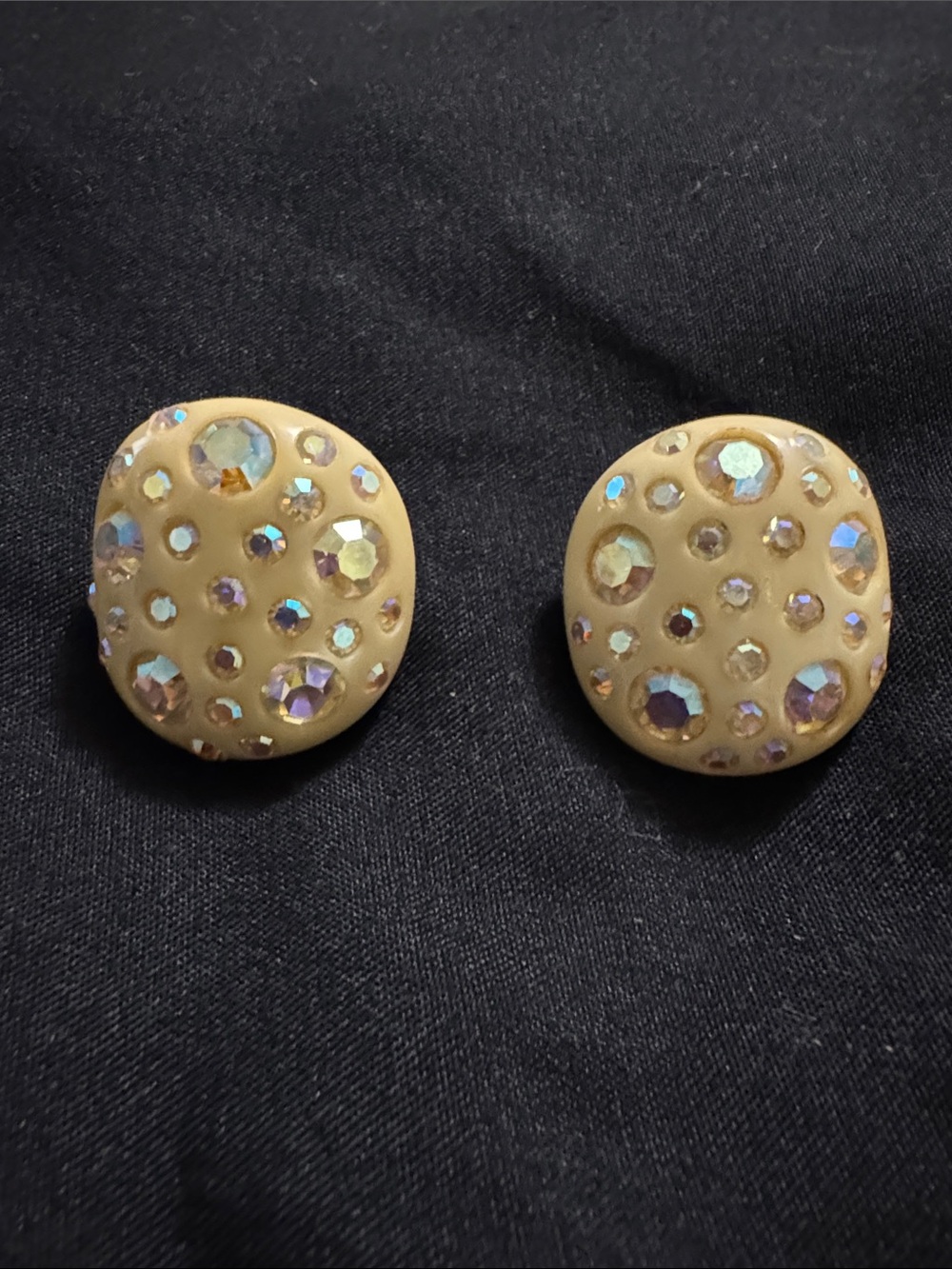 Vintage Weiss Thermoplastic Aurora Borealis-Tone Rhinestone Earrings